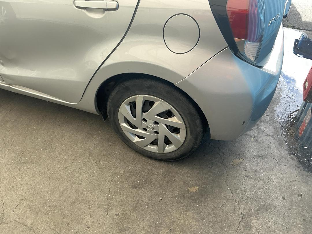 Photo '10' of Toyota Aqua Photo '10' of Toyota Aqua