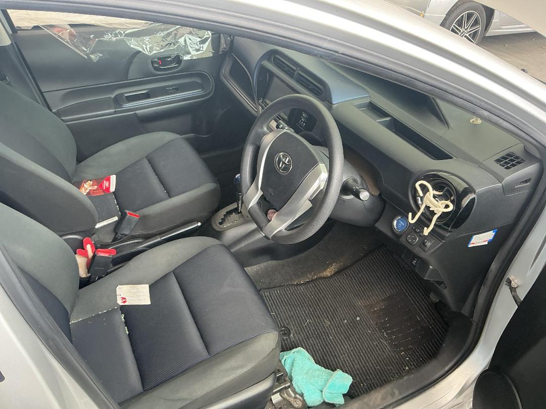 Photo '17' of Toyota Aqua Photo '17' of Toyota Aqua