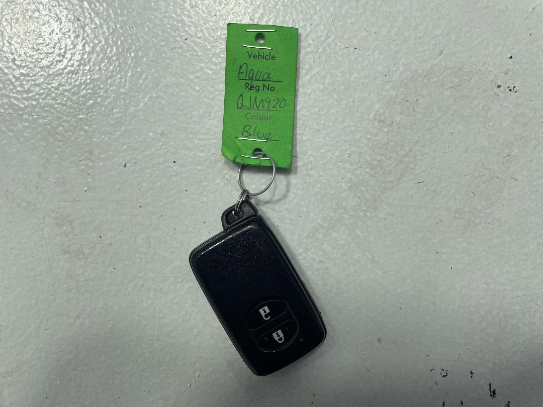 Photo '22' of Toyota Aqua