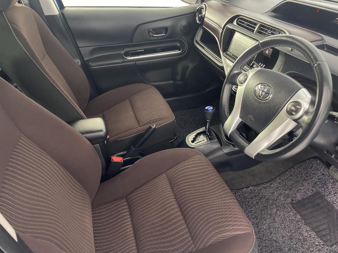 Photo '16' of Toyota Aqua