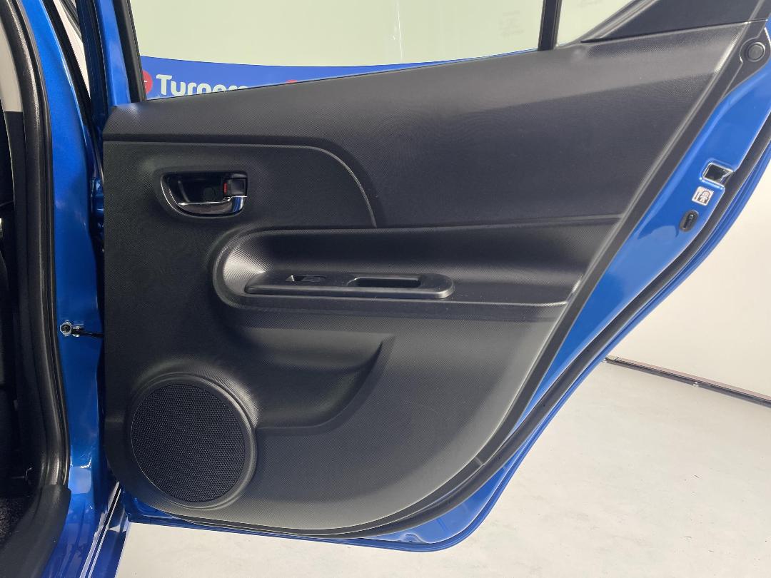 Photo '19' of Toyota Aqua