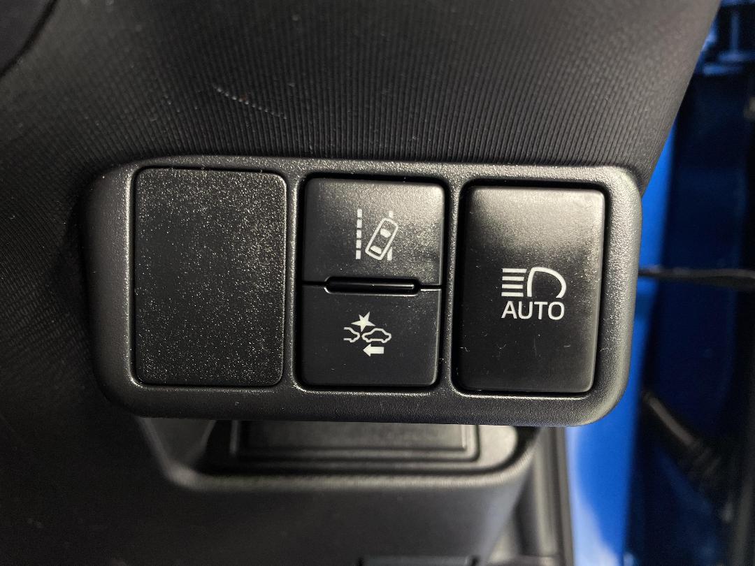 Photo '23' of Toyota Aqua