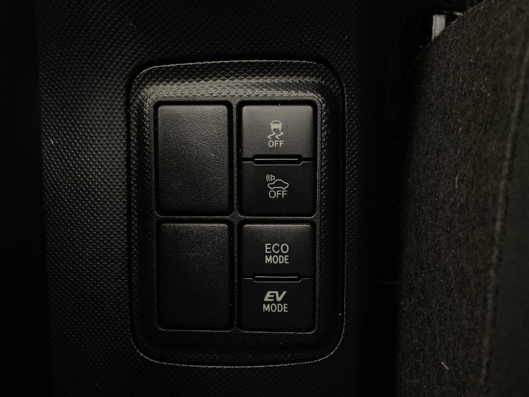 Photo '28' of Toyota Aqua