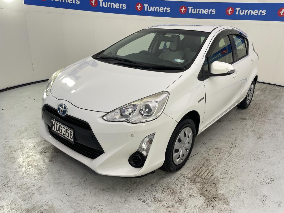 Photo '4' of Toyota Aqua