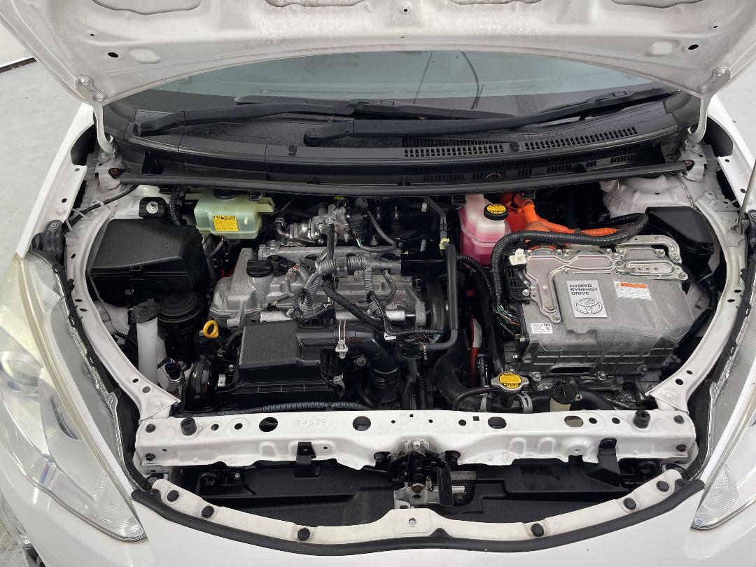 Photo '13' of Toyota Aqua