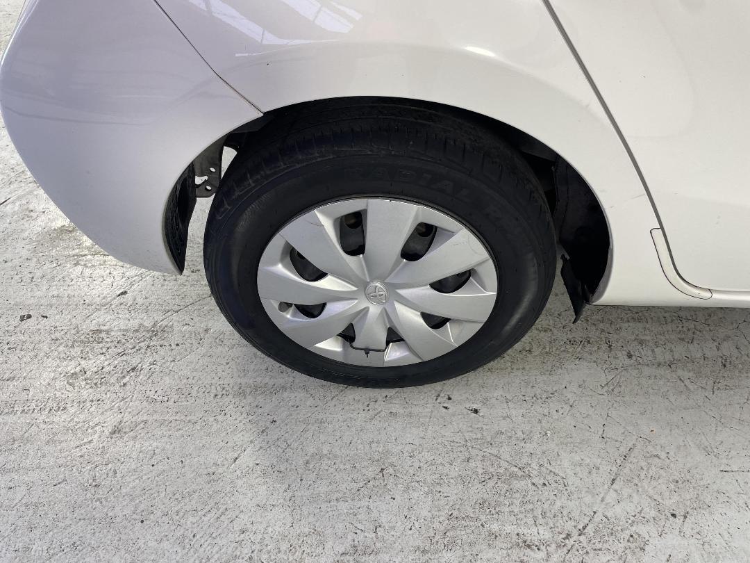 Photo '12' of Toyota Aqua