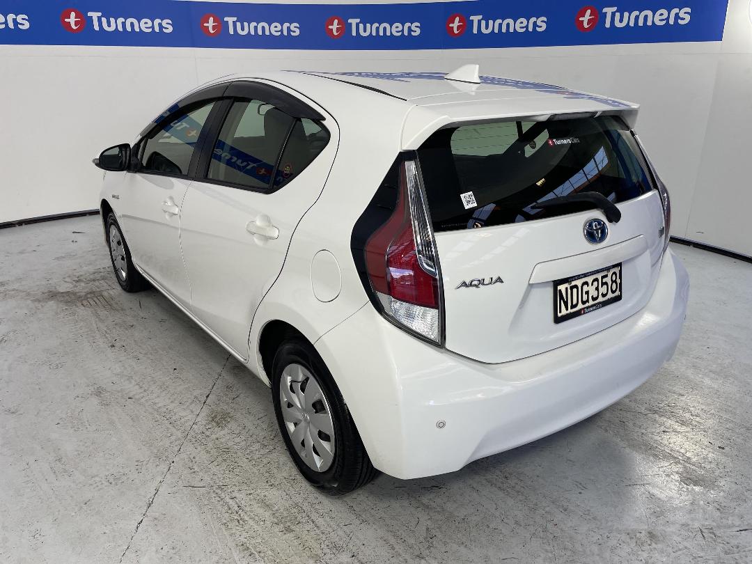 Photo '5' of Toyota Aqua