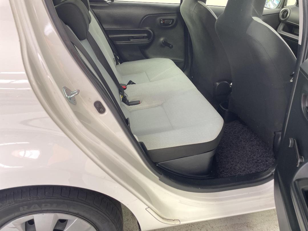 Photo '20' of Toyota Aqua