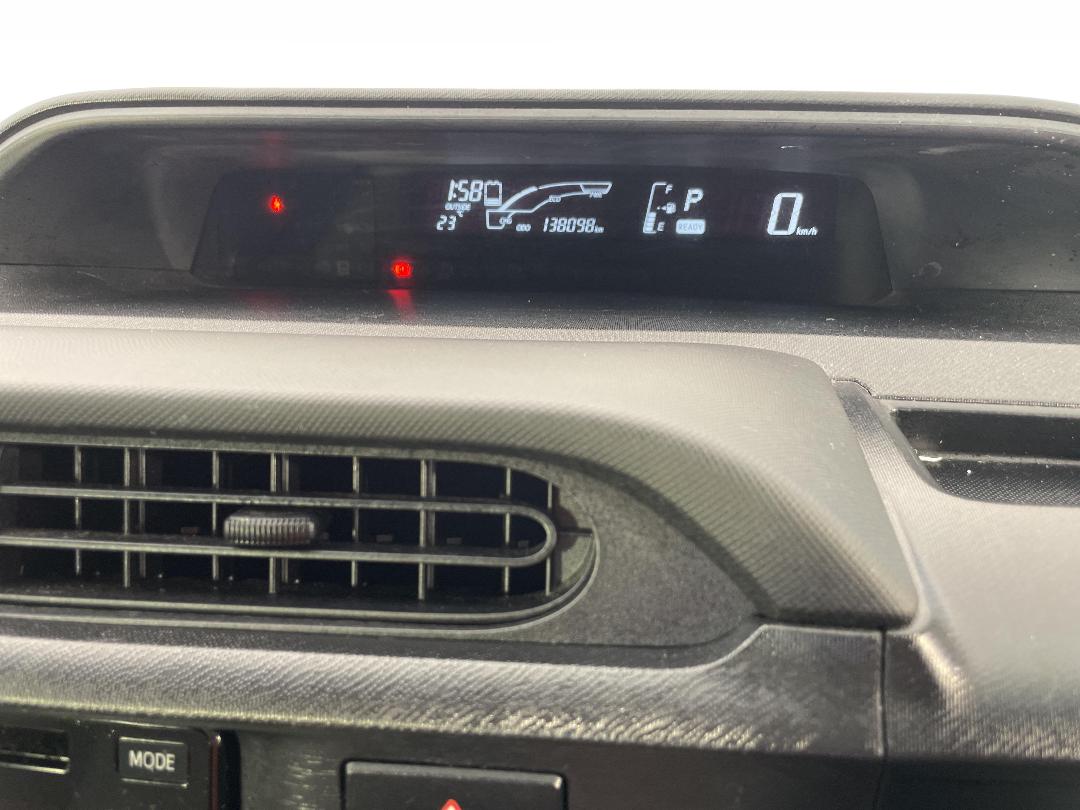 Photo '21' of Toyota Aqua