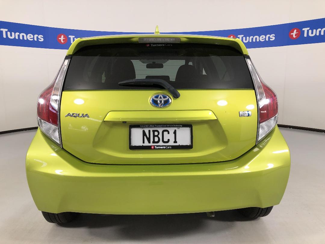 Photo '6' of Toyota Aqua