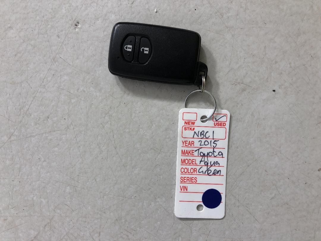 Photo '22' of Toyota Aqua