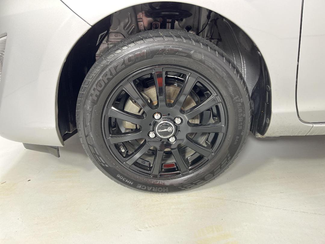 Photo '10' of Toyota Aqua