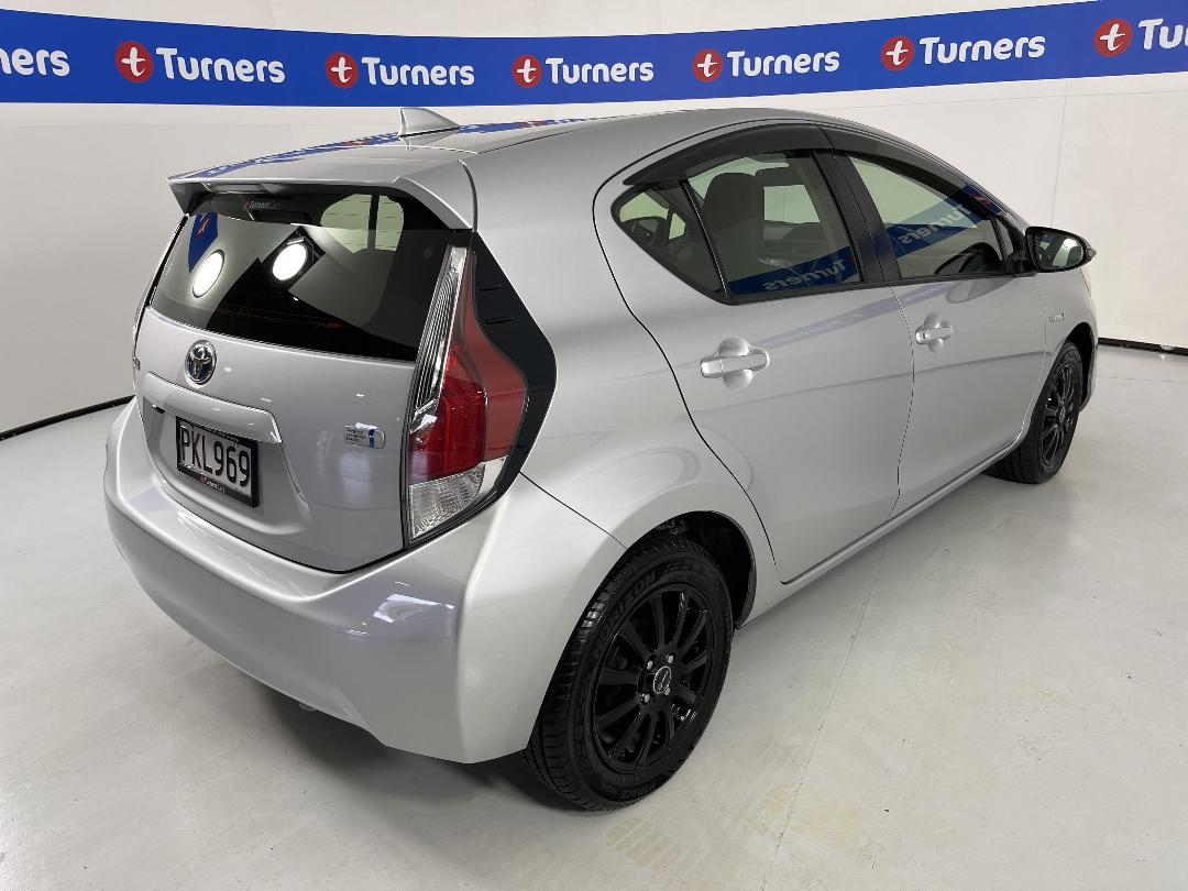 Photo '7' of Toyota Aqua