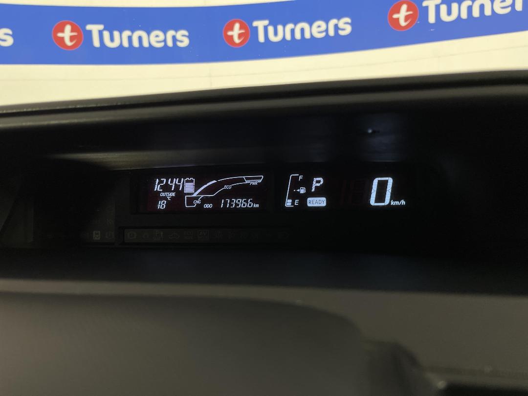 Photo '21' of Toyota Aqua