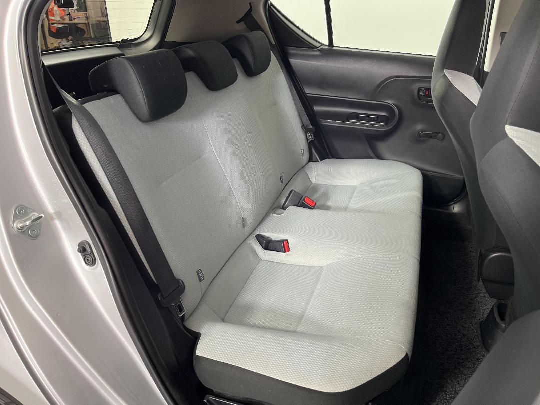 Photo '20' of Toyota Aqua