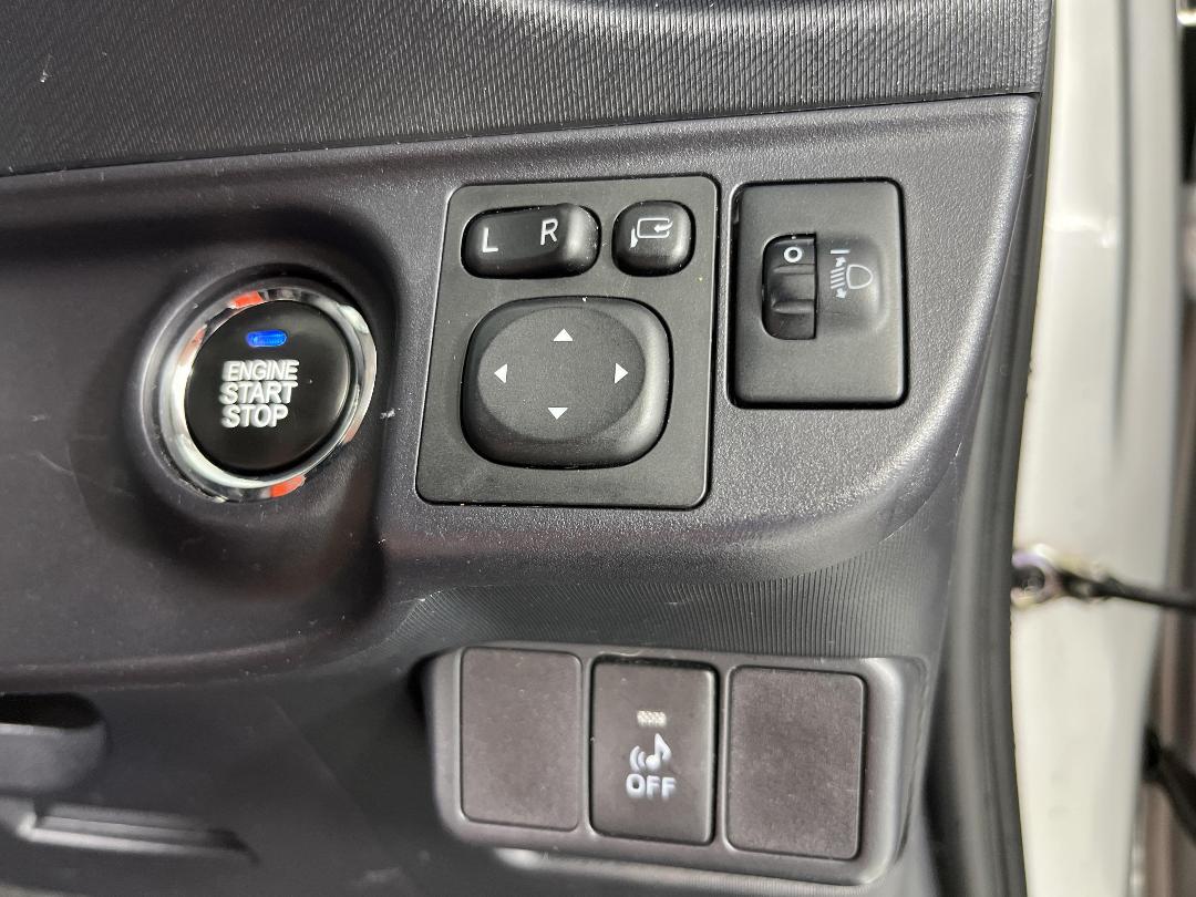 Photo '26' of Toyota Aqua