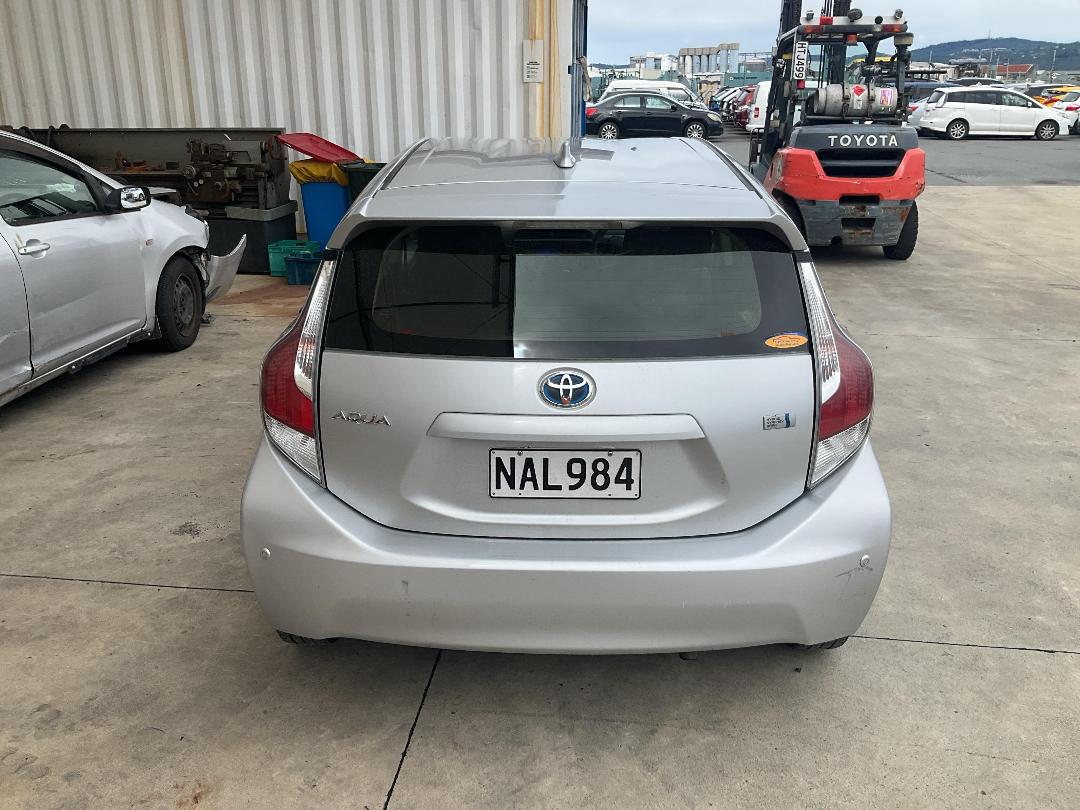 Photo '4' of Toyota Aqua Hybrid