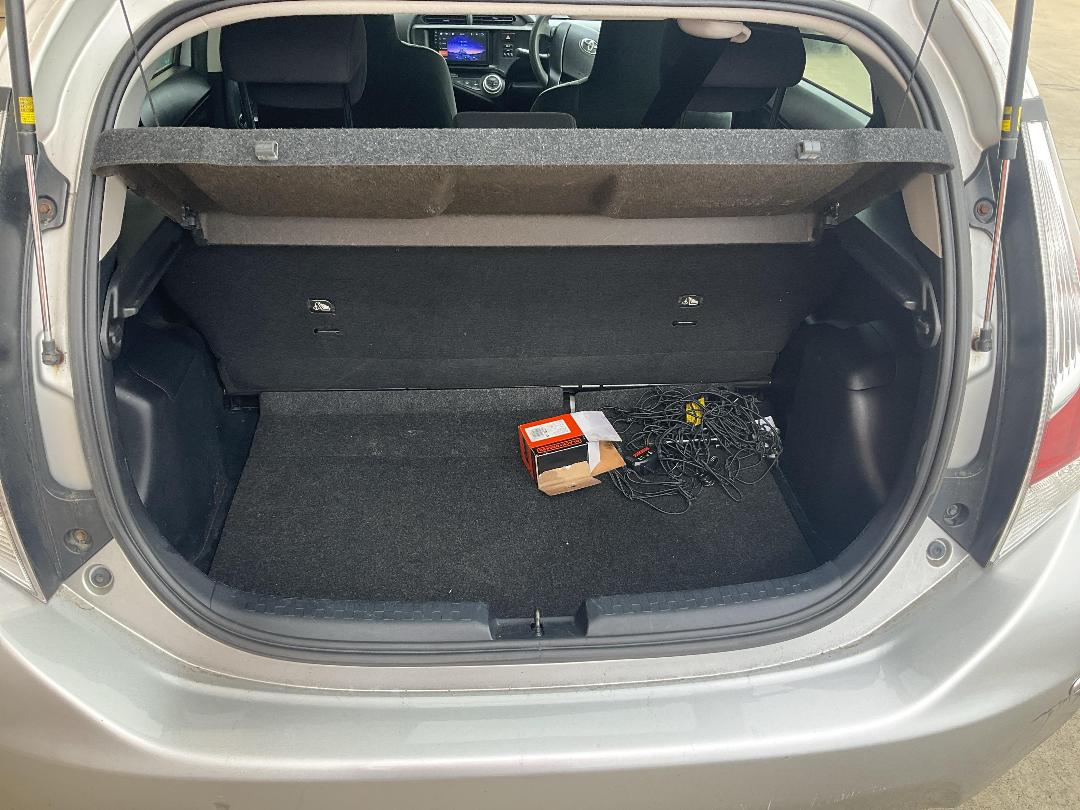 Photo '11' of Toyota Aqua Hybrid