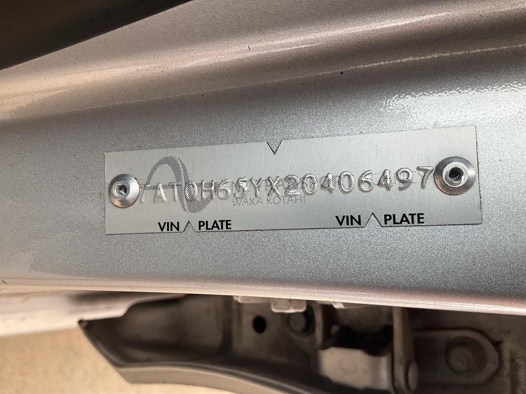 Photo '14' of Toyota Aqua Hybrid