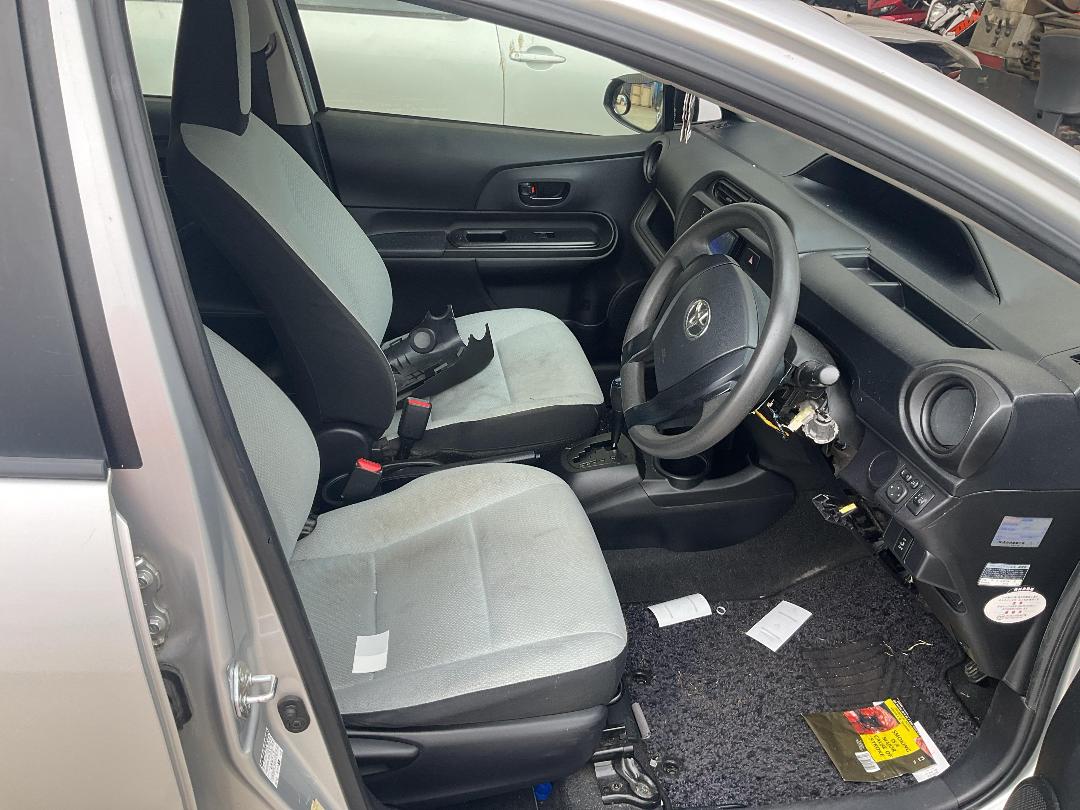 Photo '7' of Toyota Aqua Hybrid