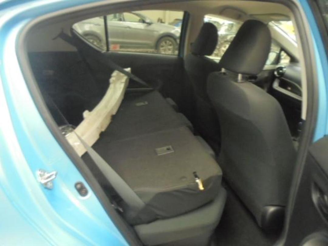 Photo '10' of Toyota Aqua Photo '10' of Toyota Aqua