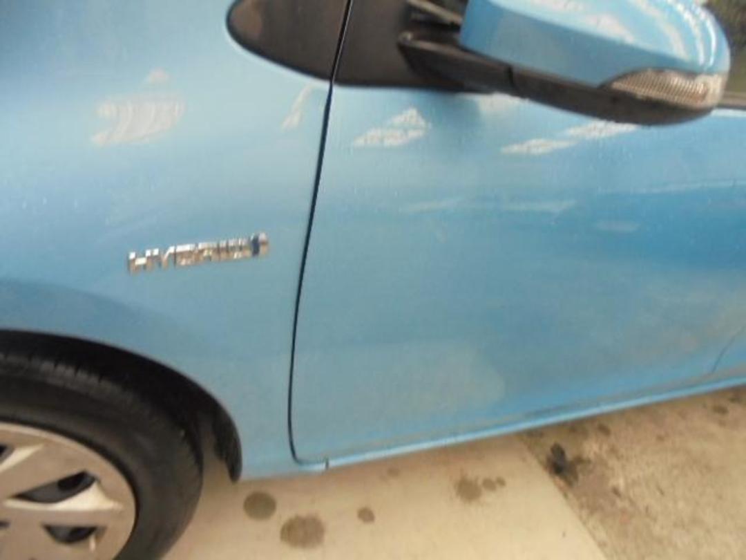 Photo '13' of Toyota Aqua Photo '13' of Toyota Aqua