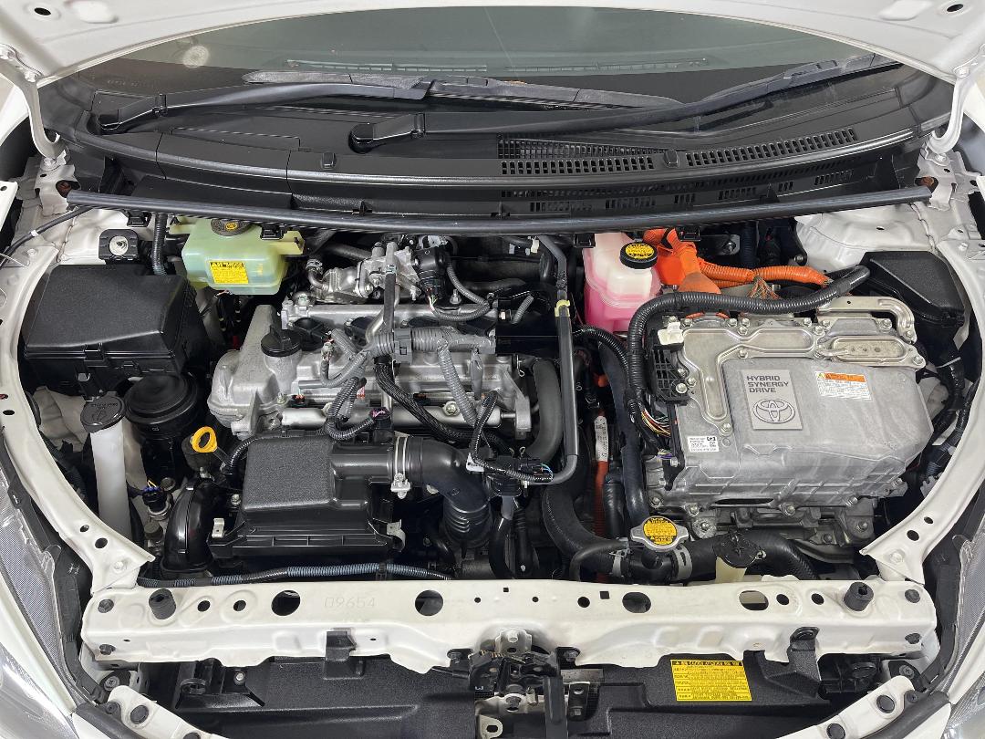 Photo '13' of Toyota Aqua