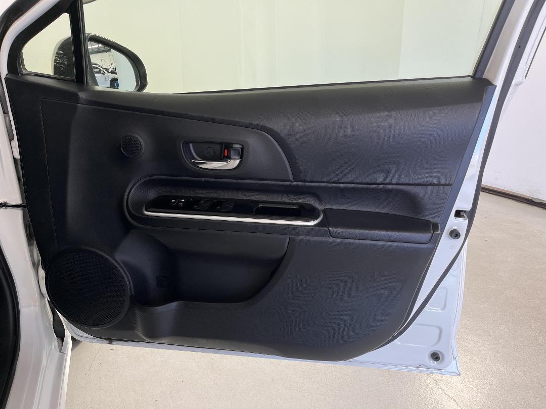 Photo '15' of Toyota Aqua