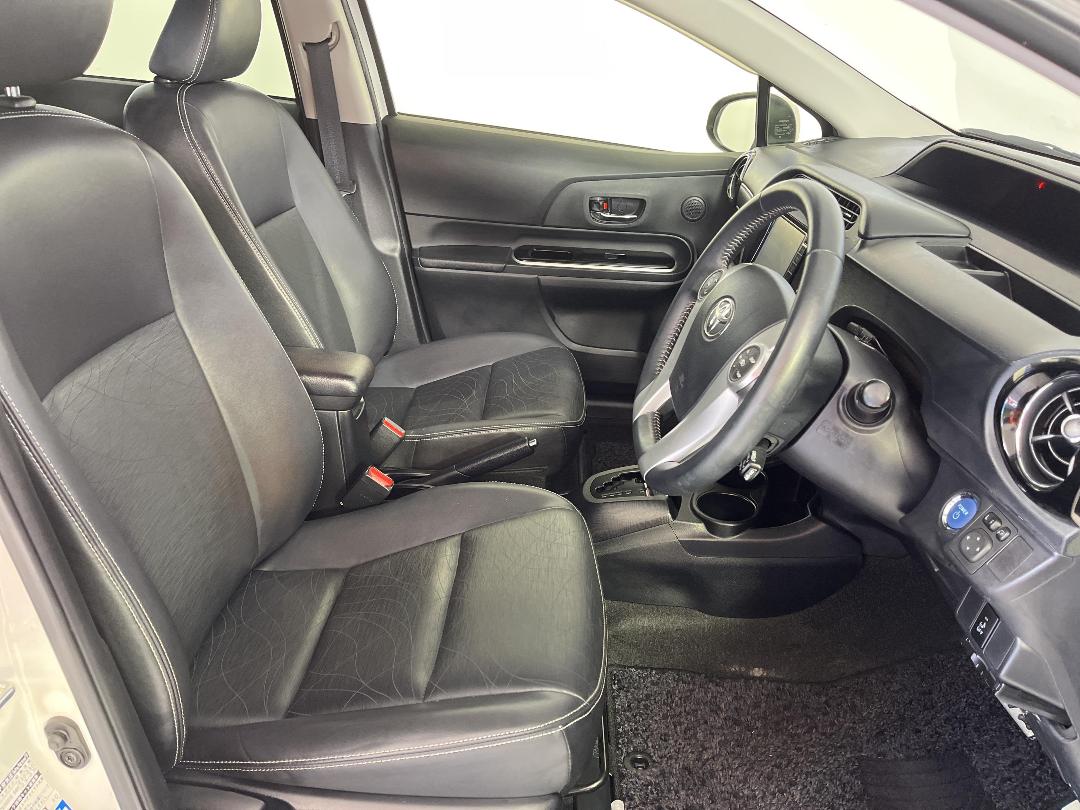 Photo '16' of Toyota Aqua