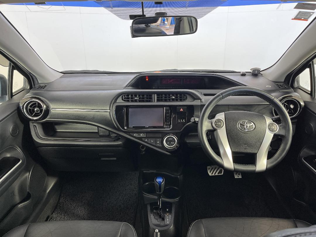 Photo '17' of Toyota Aqua