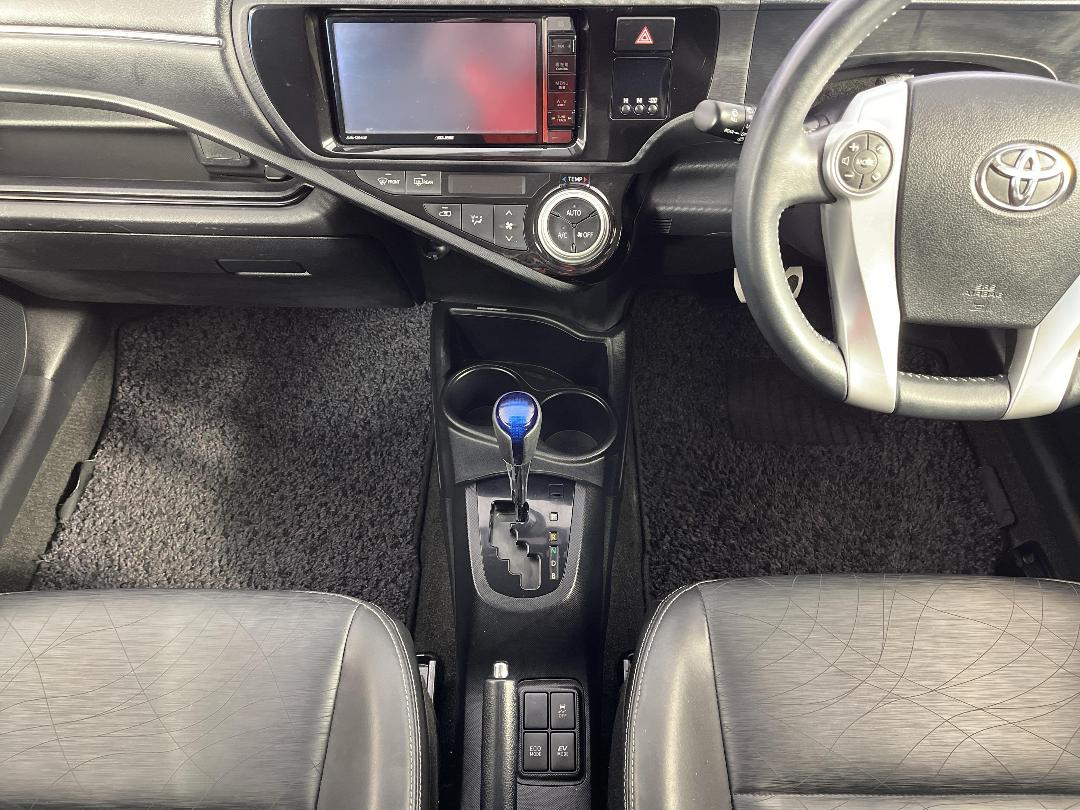 Photo '18' of Toyota Aqua