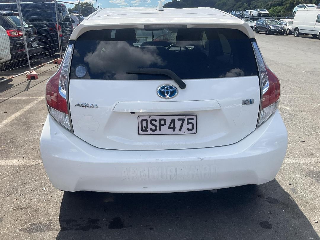 Photo '4' of Toyota Aqua Hybrid Photo '4' of Toyota Aqua Hybrid