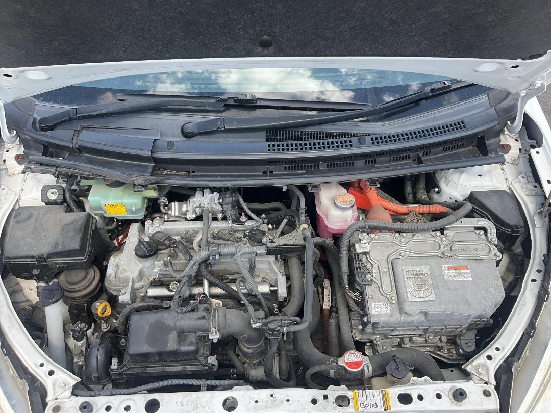 Photo '12' of Toyota Aqua Hybrid Photo '12' of Toyota Aqua Hybrid