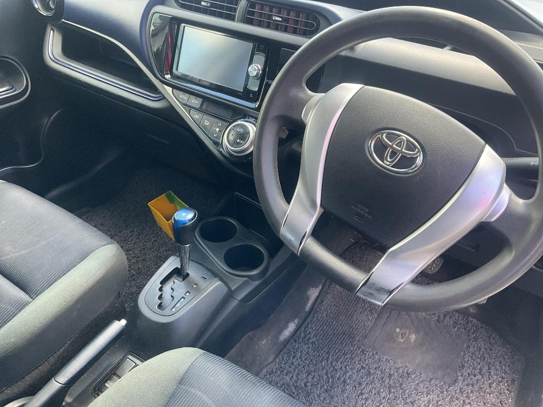 Photo '8' of Toyota Aqua Hybrid Photo '8' of Toyota Aqua Hybrid