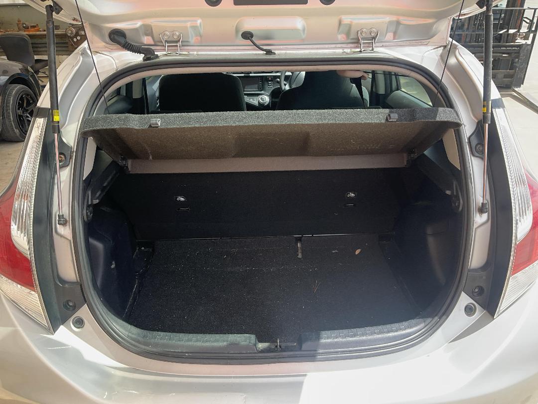 Photo '11' of Toyota Aqua Hybrid Photo '11' of Toyota Aqua Hybrid