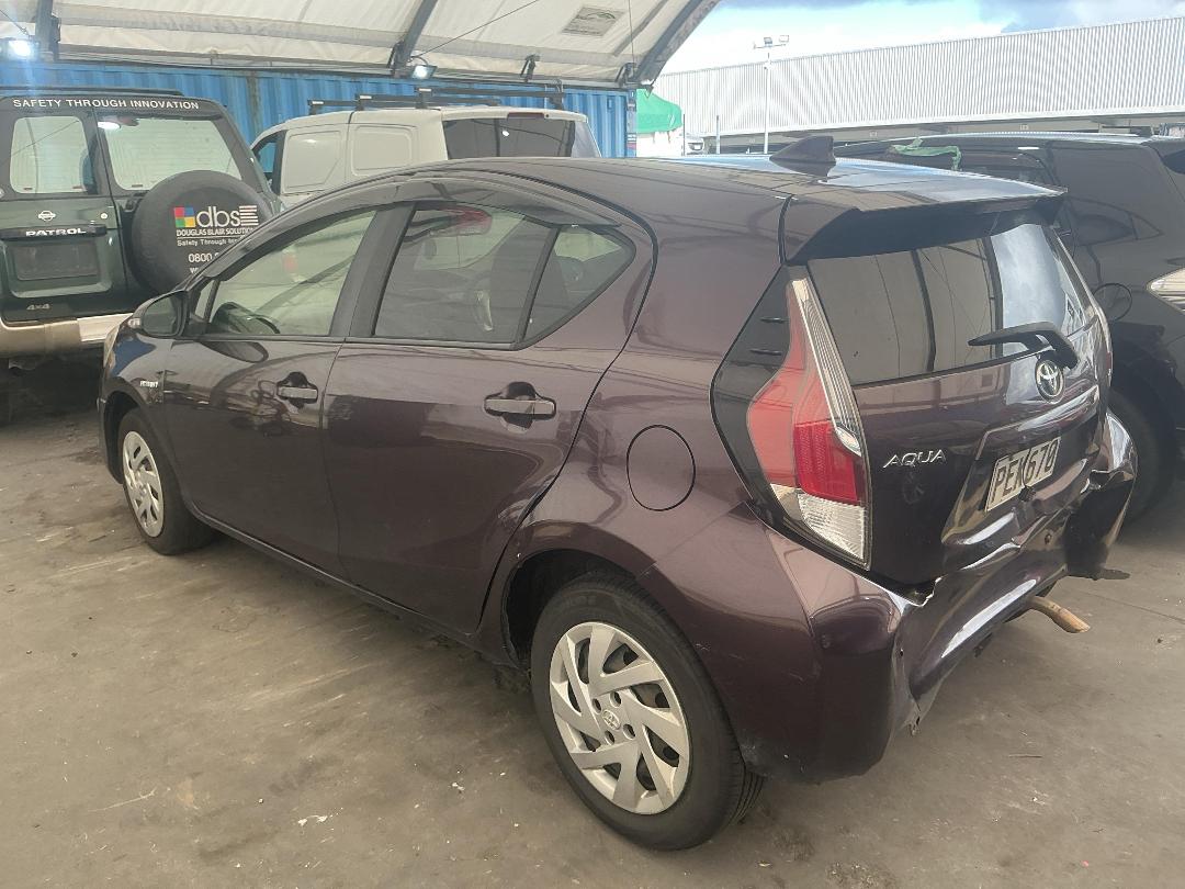 Photo '14' of Toyota Aqua Photo '14' of Toyota Aqua