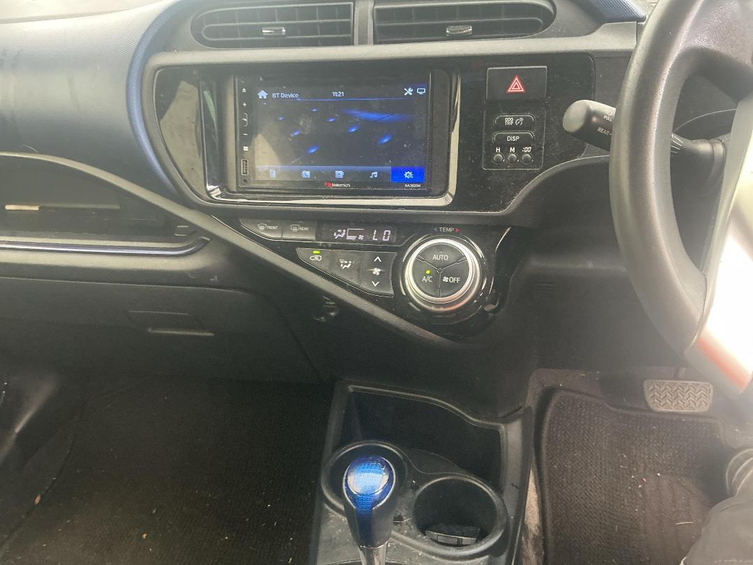 Photo '29' of Toyota Aqua Photo '29' of Toyota Aqua