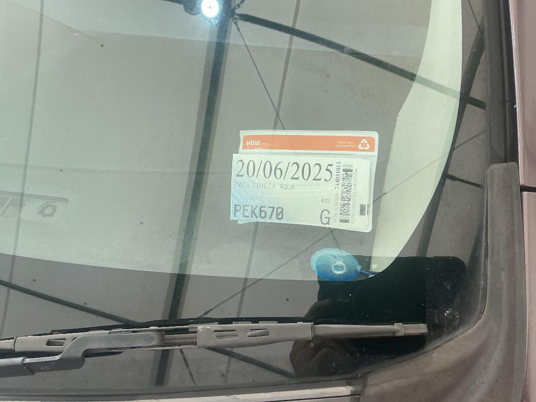 Photo '32' of Toyota Aqua Photo '32' of Toyota Aqua