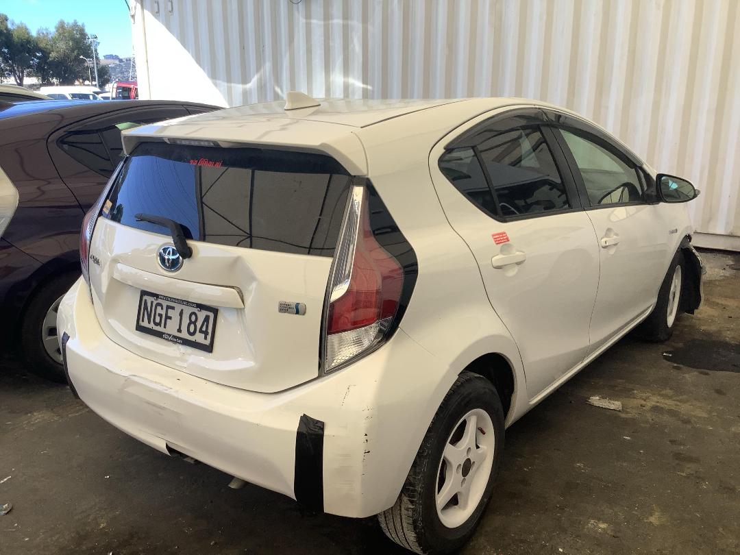 Photo '7' of Toyota Aqua