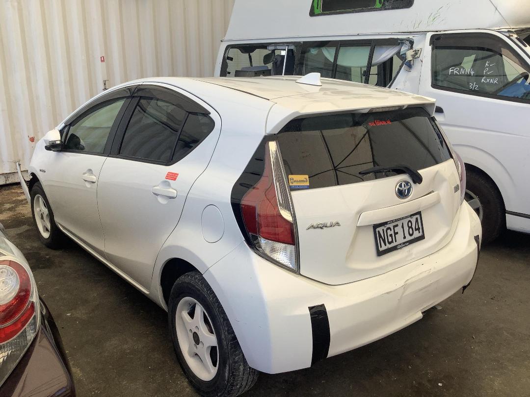 Photo '10' of Toyota Aqua