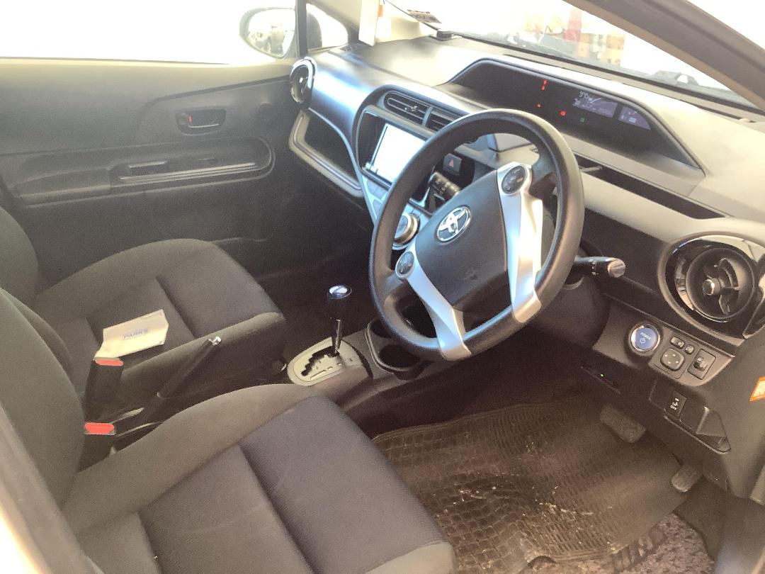 Photo '13' of Toyota Aqua