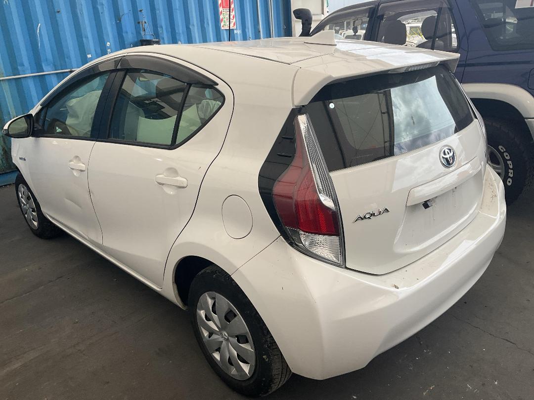 Photo '4' of Toyota Aqua