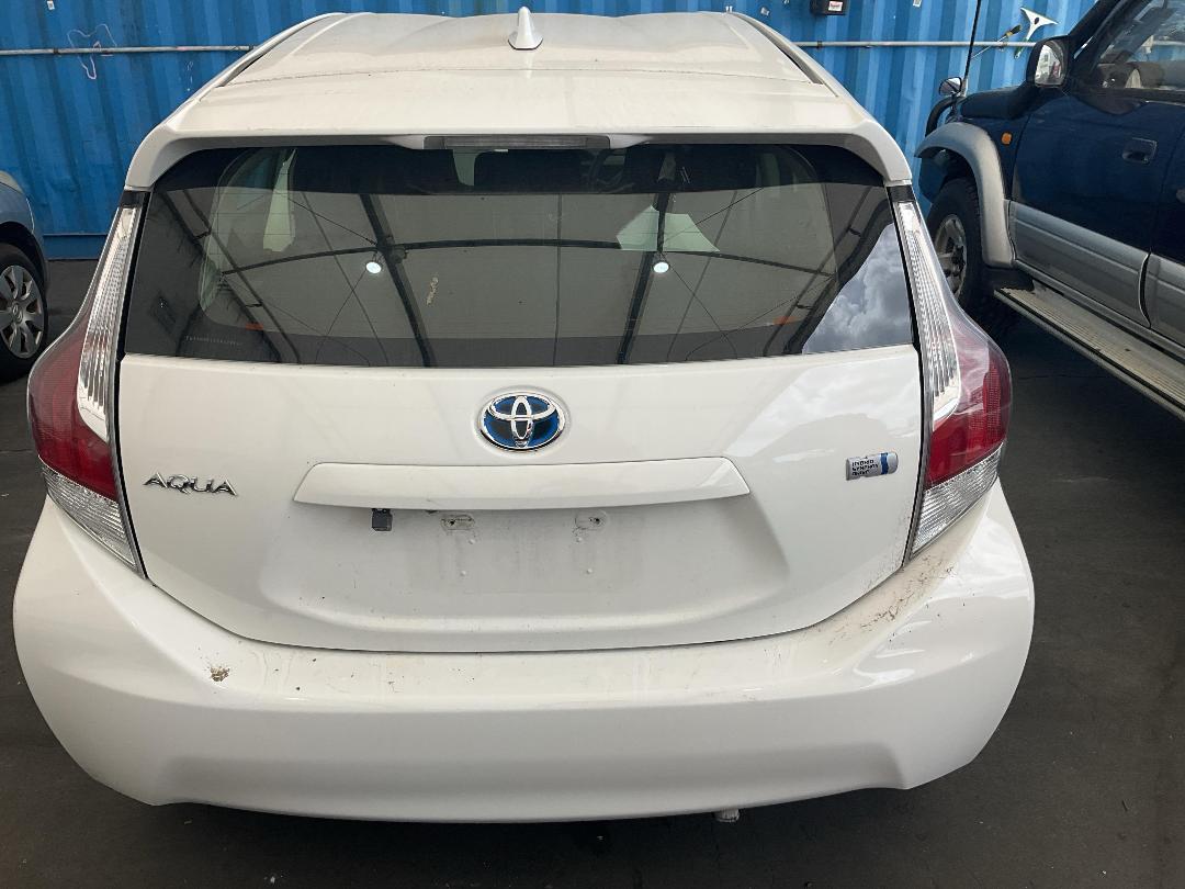 Photo '6' of Toyota Aqua