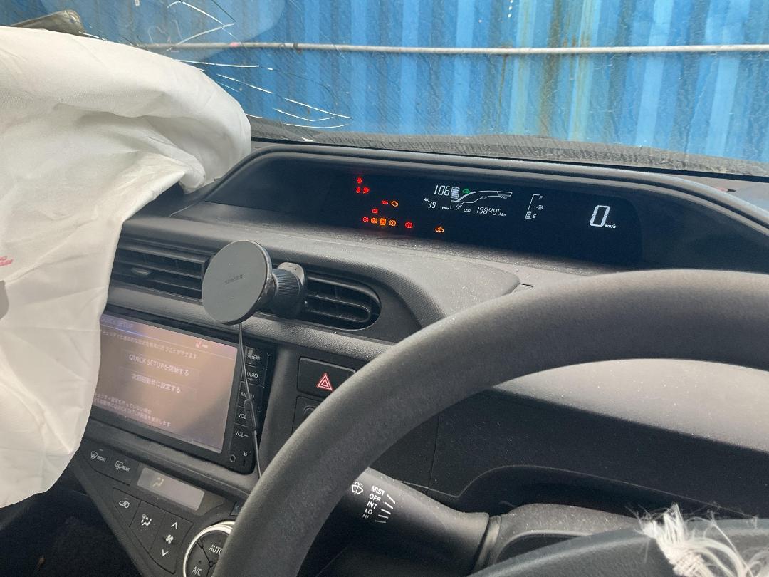 Photo '10' of Toyota Aqua