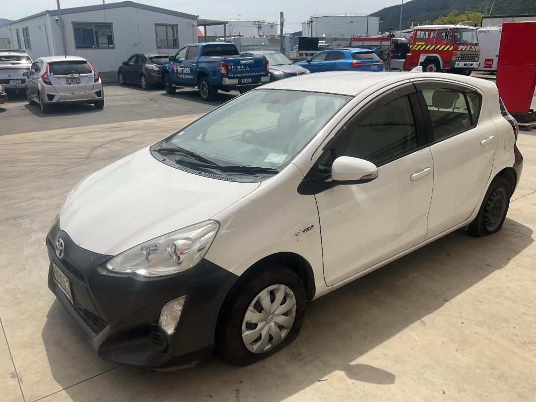 Photo '2' of Toyota Aqua