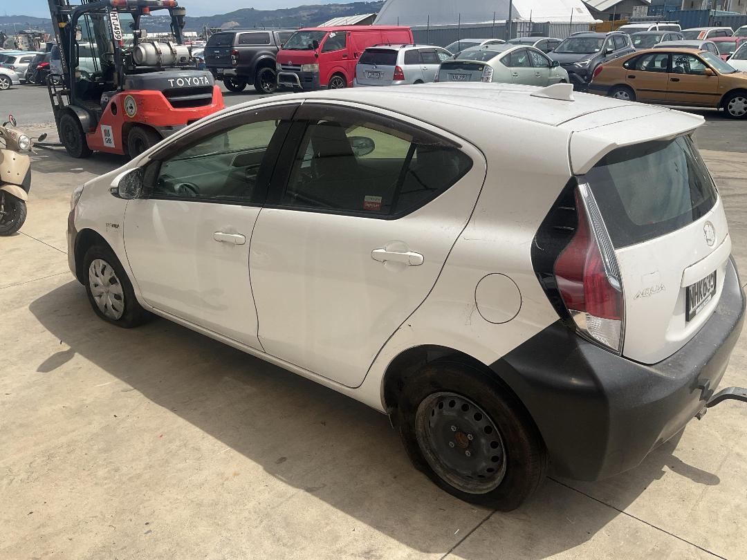 Photo '3' of Toyota Aqua