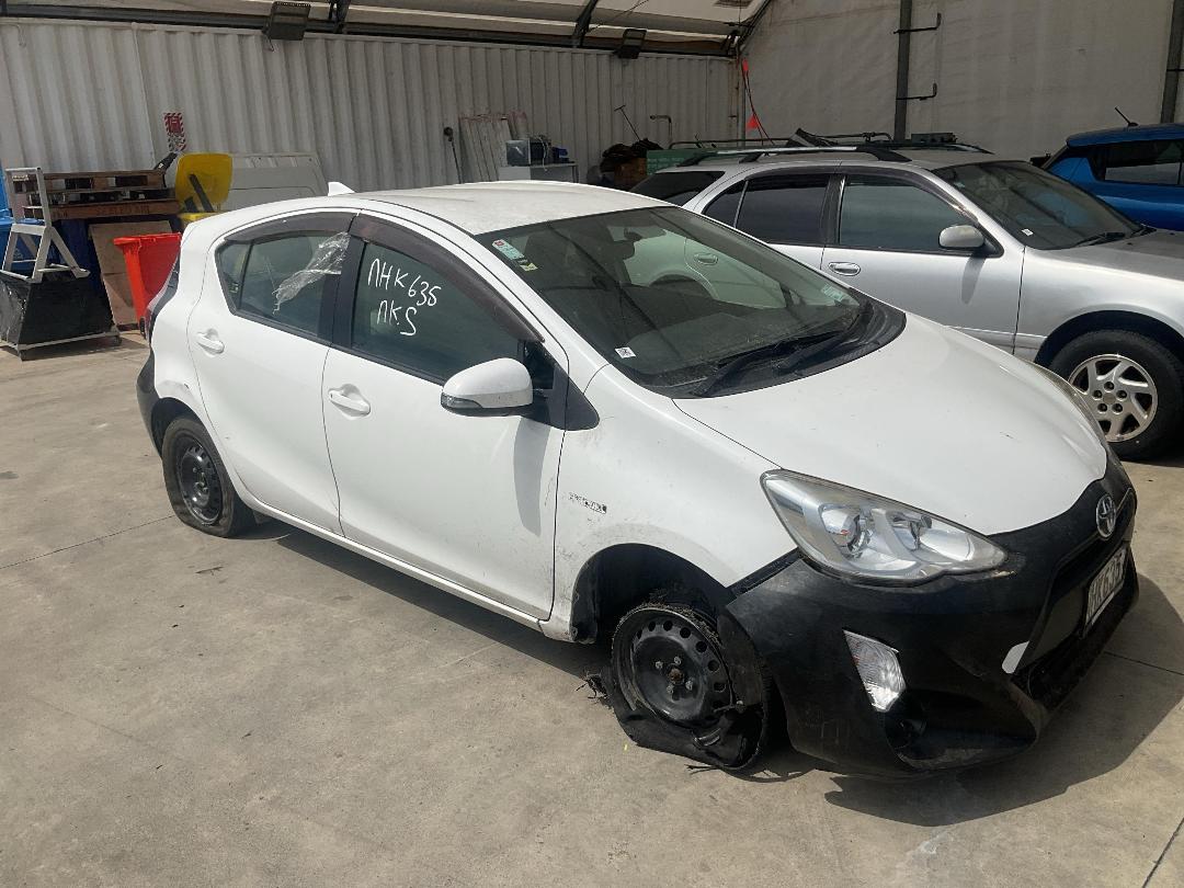 Photo '6' of Toyota Aqua