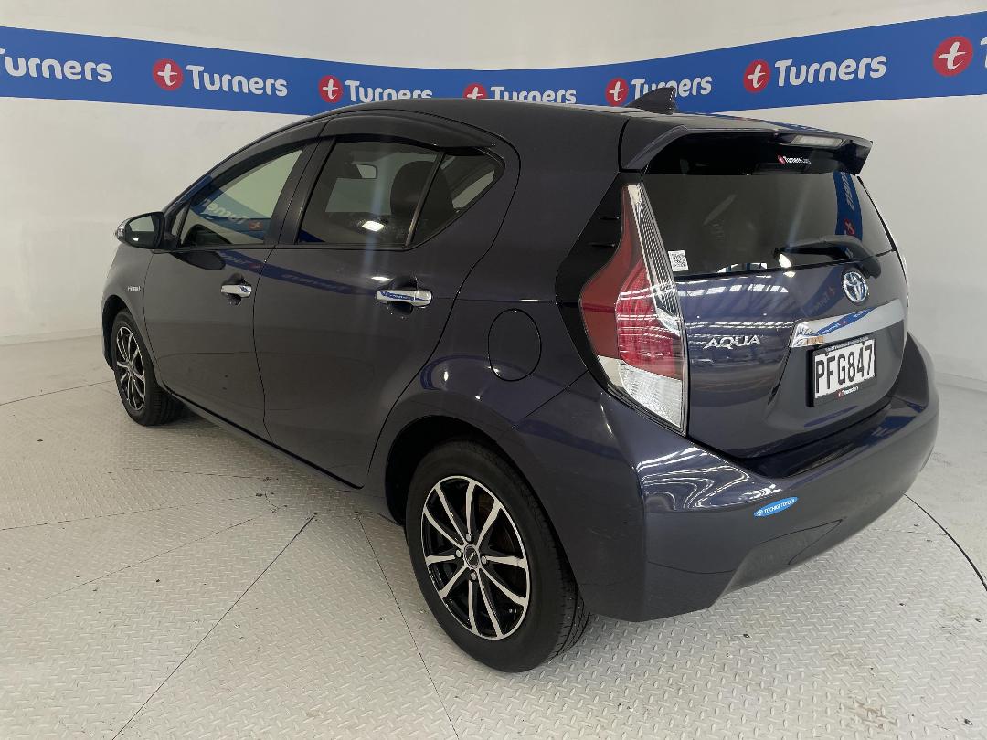 Photo '5' of Toyota Aqua Photo '5' of Toyota Aqua