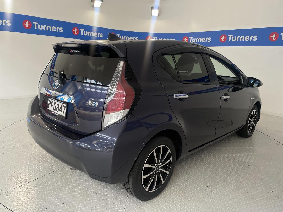 Photo '7' of Toyota Aqua Photo '7' of Toyota Aqua