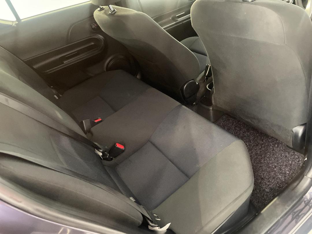 Photo '20' of Toyota Aqua Photo '20' of Toyota Aqua